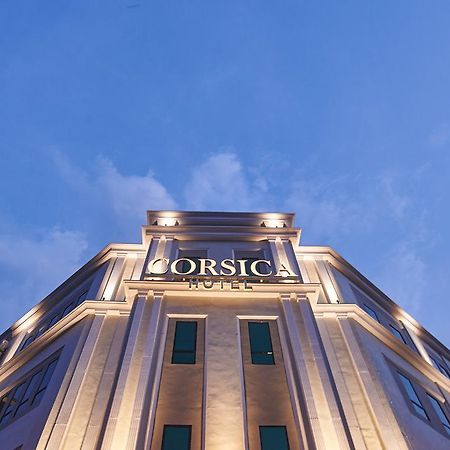Corsica Hotel Kulai Exteriör bild