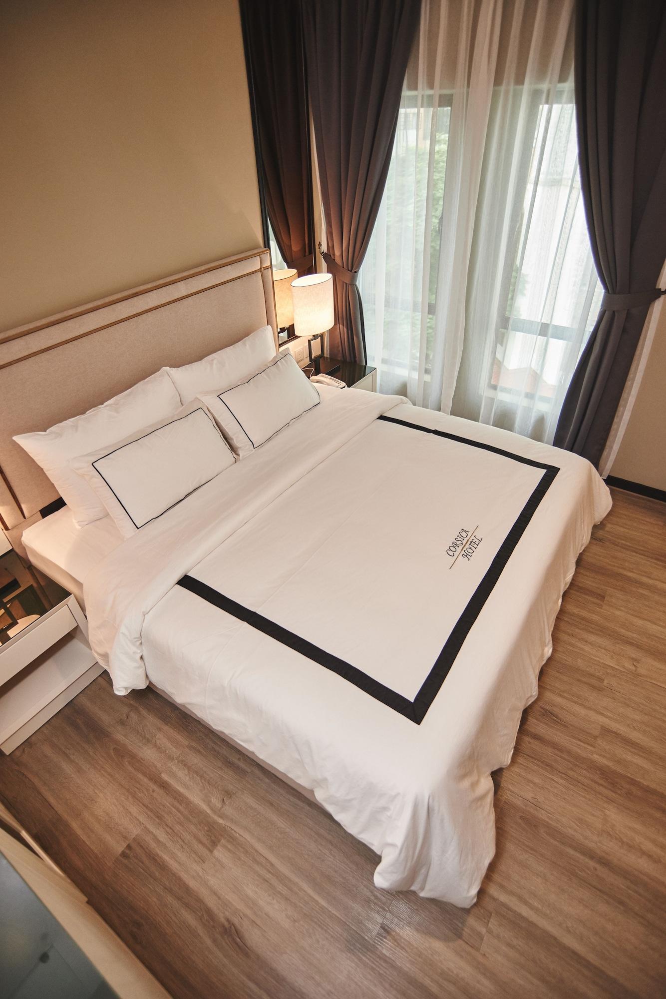 Corsica Hotel Kulai Exteriör bild