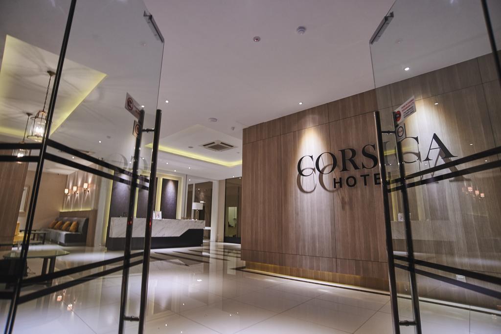 Corsica Hotel Kulai Exteriör bild