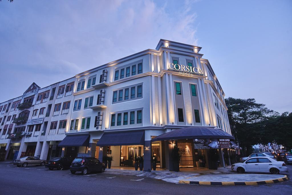 Corsica Hotel Kulai Exteriör bild