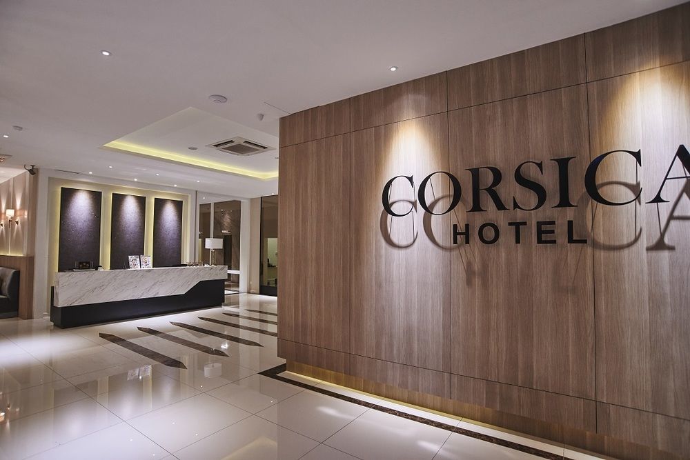 Corsica Hotel Kulai Exteriör bild