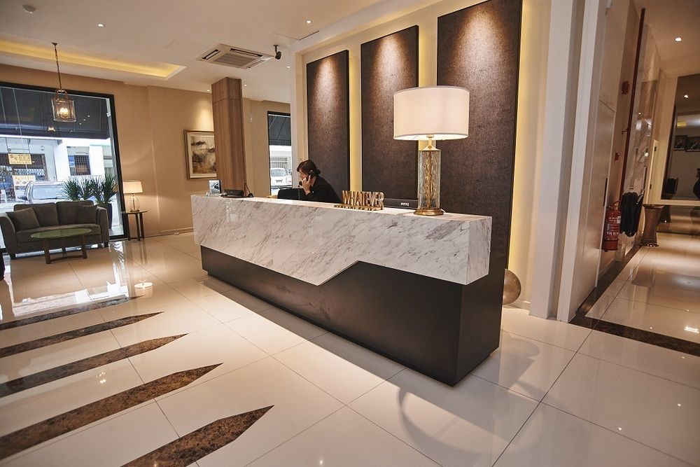 Corsica Hotel Kulai Exteriör bild
