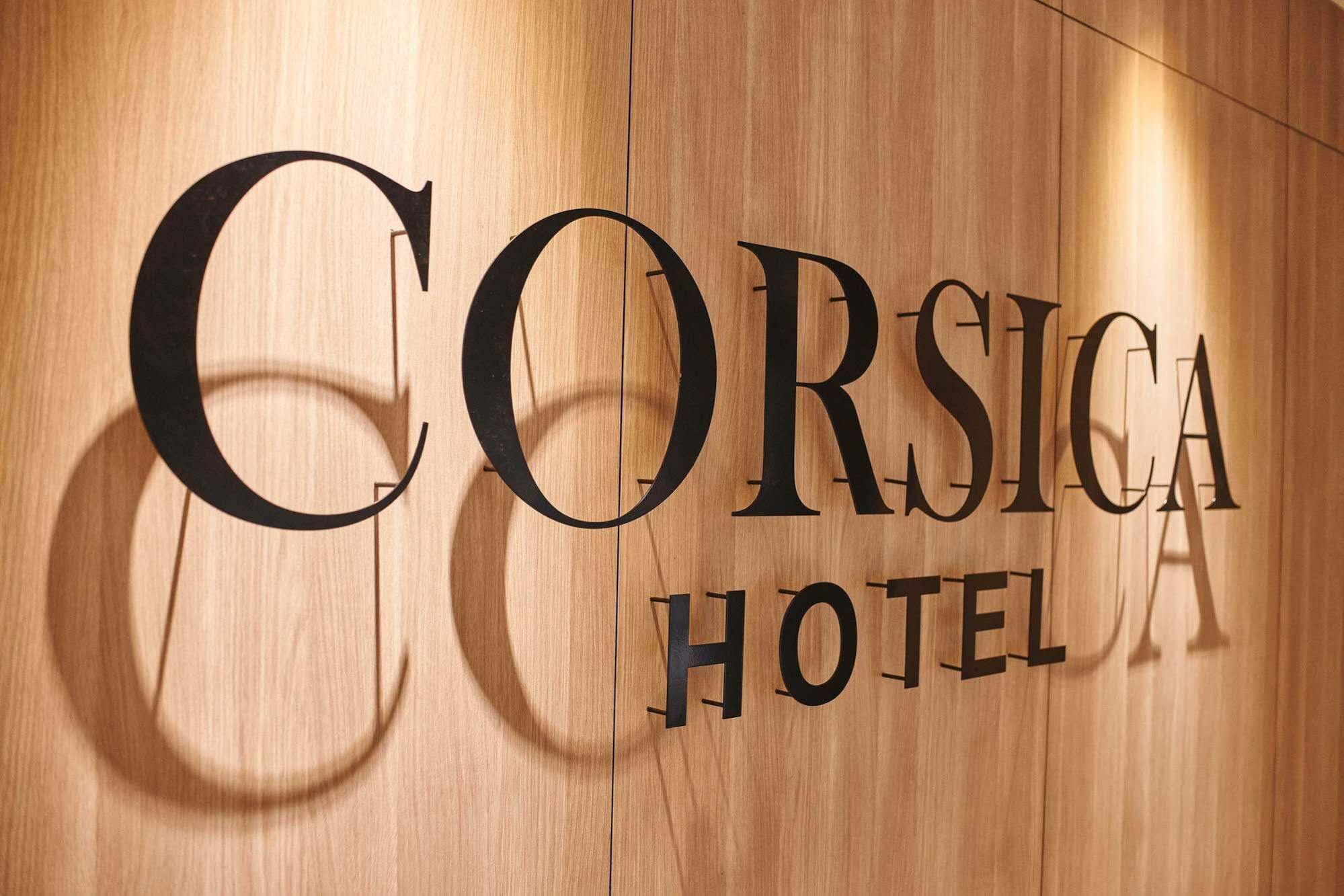 Corsica Hotel Kulai Exteriör bild